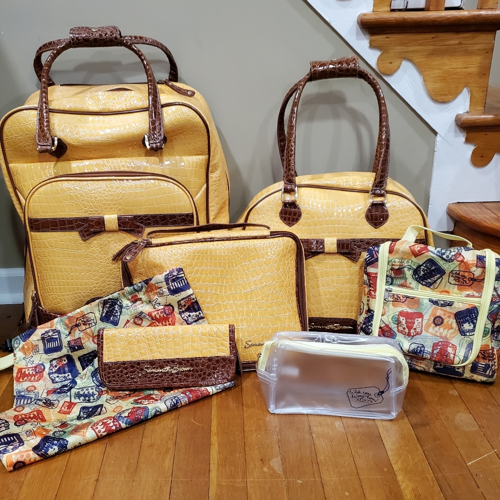 Elegant Samantha Brown Luggage Set